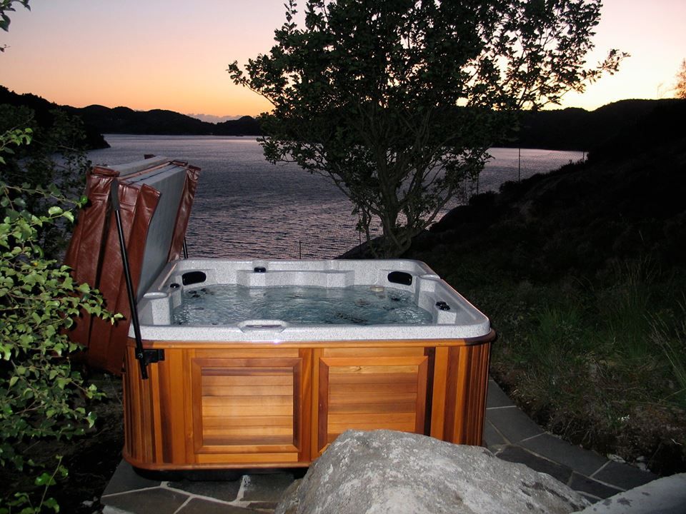 hot tub outer