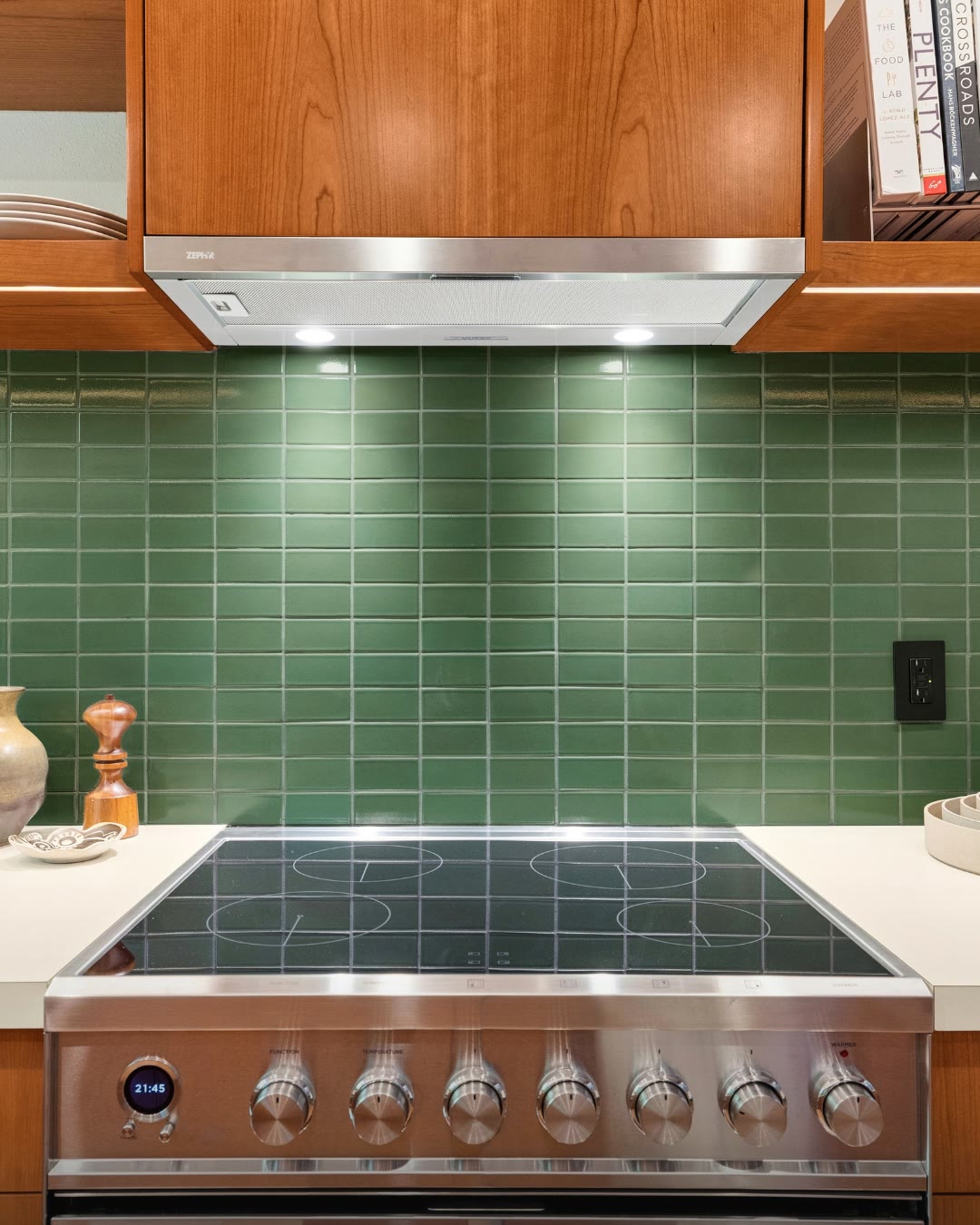 Zephyr range hood
